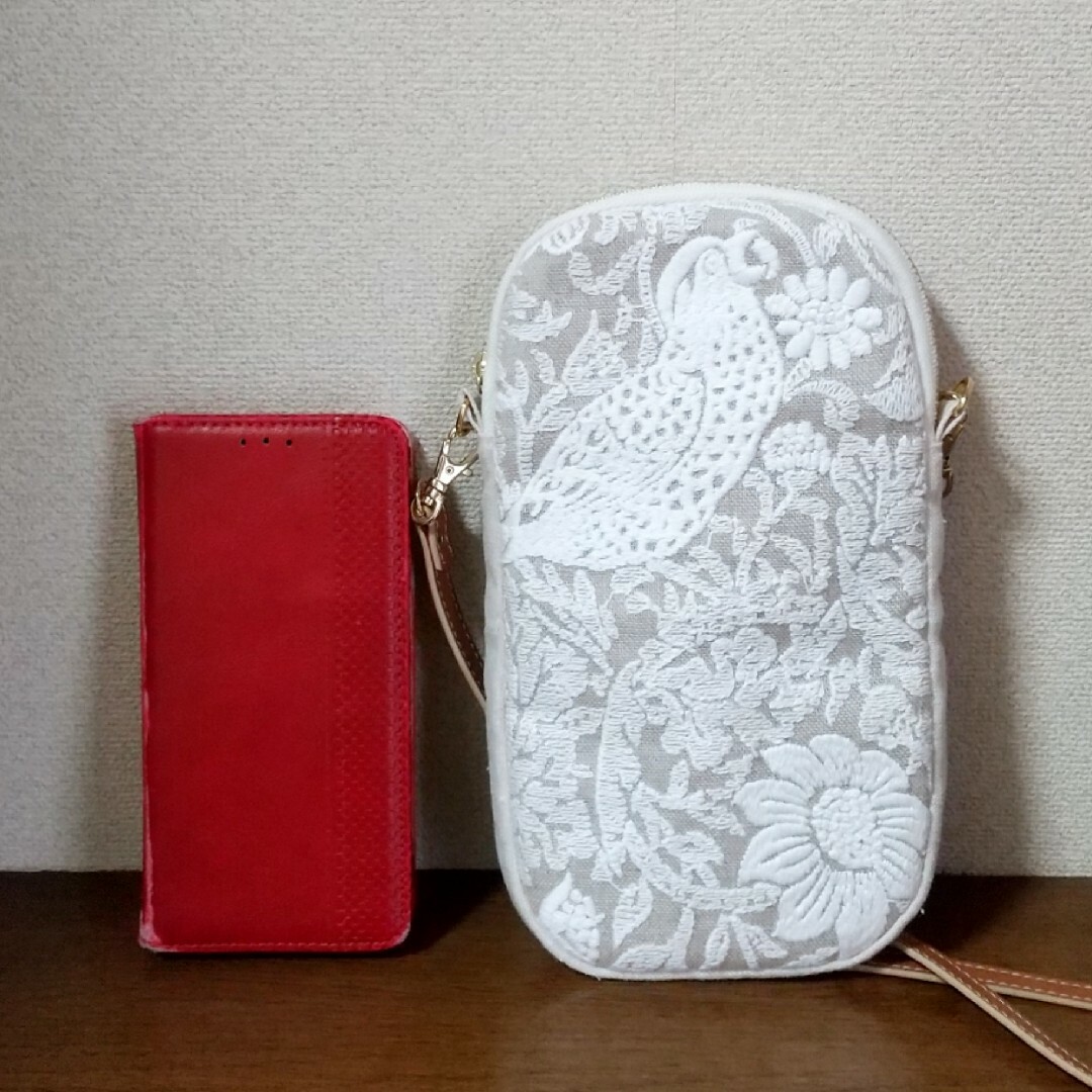 ハンドメイド  スマホポシェット  ウィリアムモリス  刺繍  いちご泥棒 ハンドメイドのファッション小物(バッグ)の商品写真
