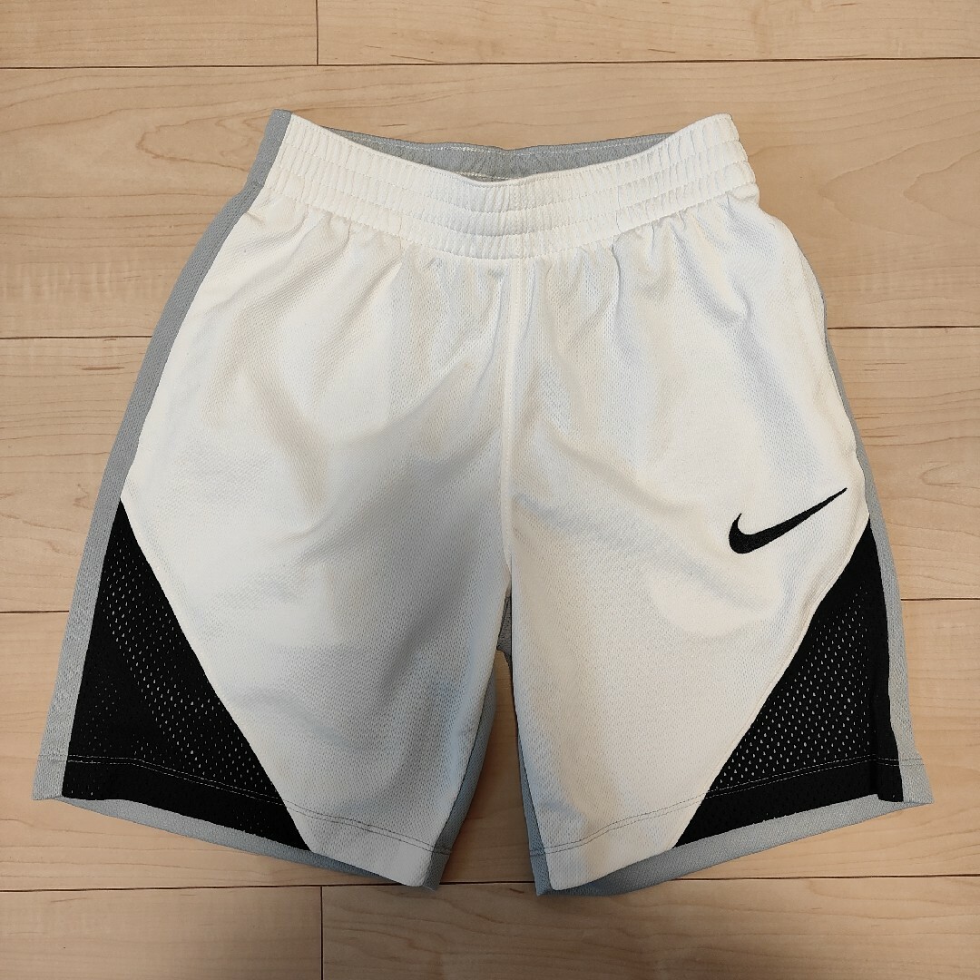 NIKE(ナイキ)のNIKE DRY-FIT ハーフパンツ キッズ/ベビー/マタニティのキッズ服男の子用(90cm~)(パンツ/スパッツ)の商品写真