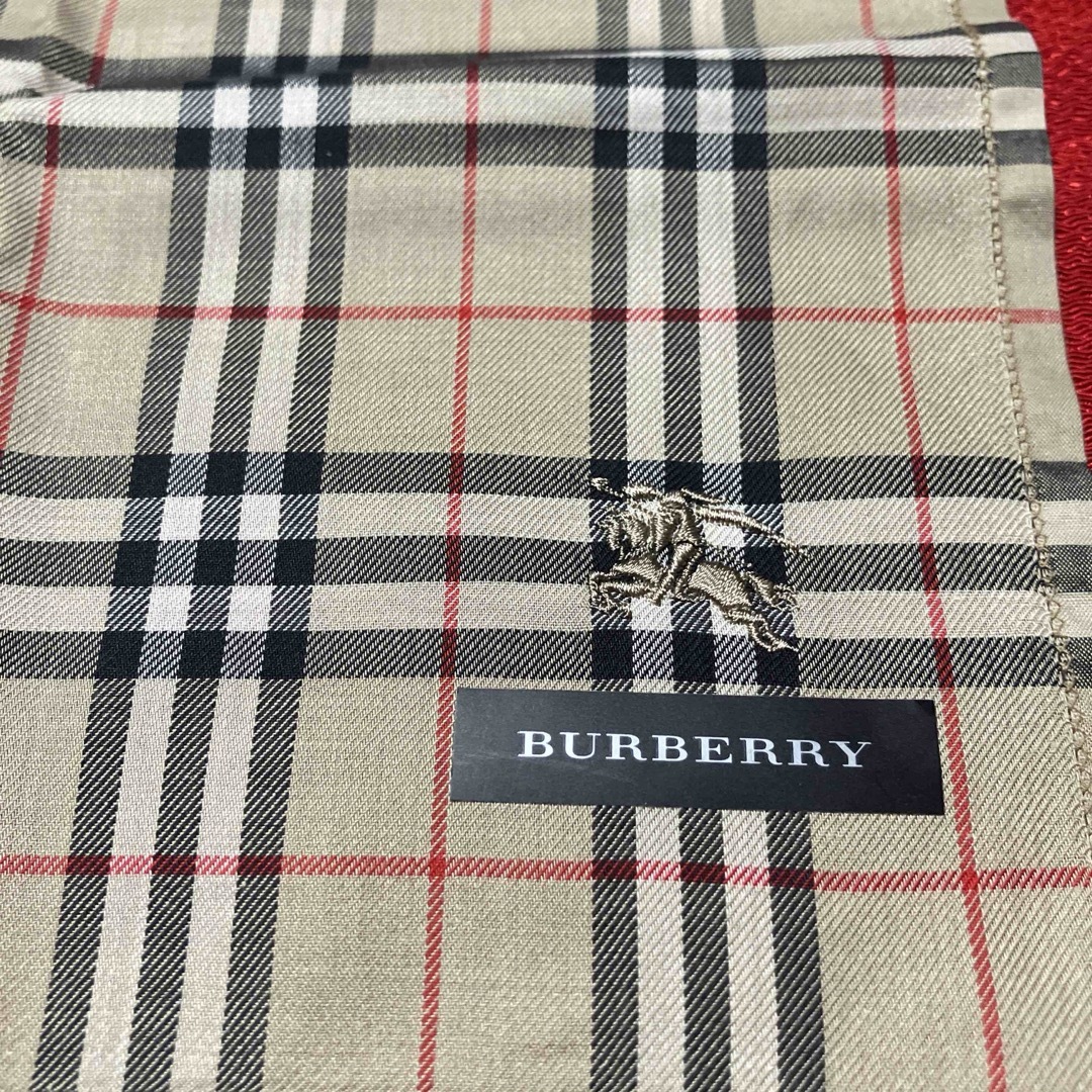 BURBERRY(バーバリー)のBURBERRY  バーバリーハンカチ　ノバチェック　新品未使用シール付き レディースのファッション小物(ハンカチ)の商品写真