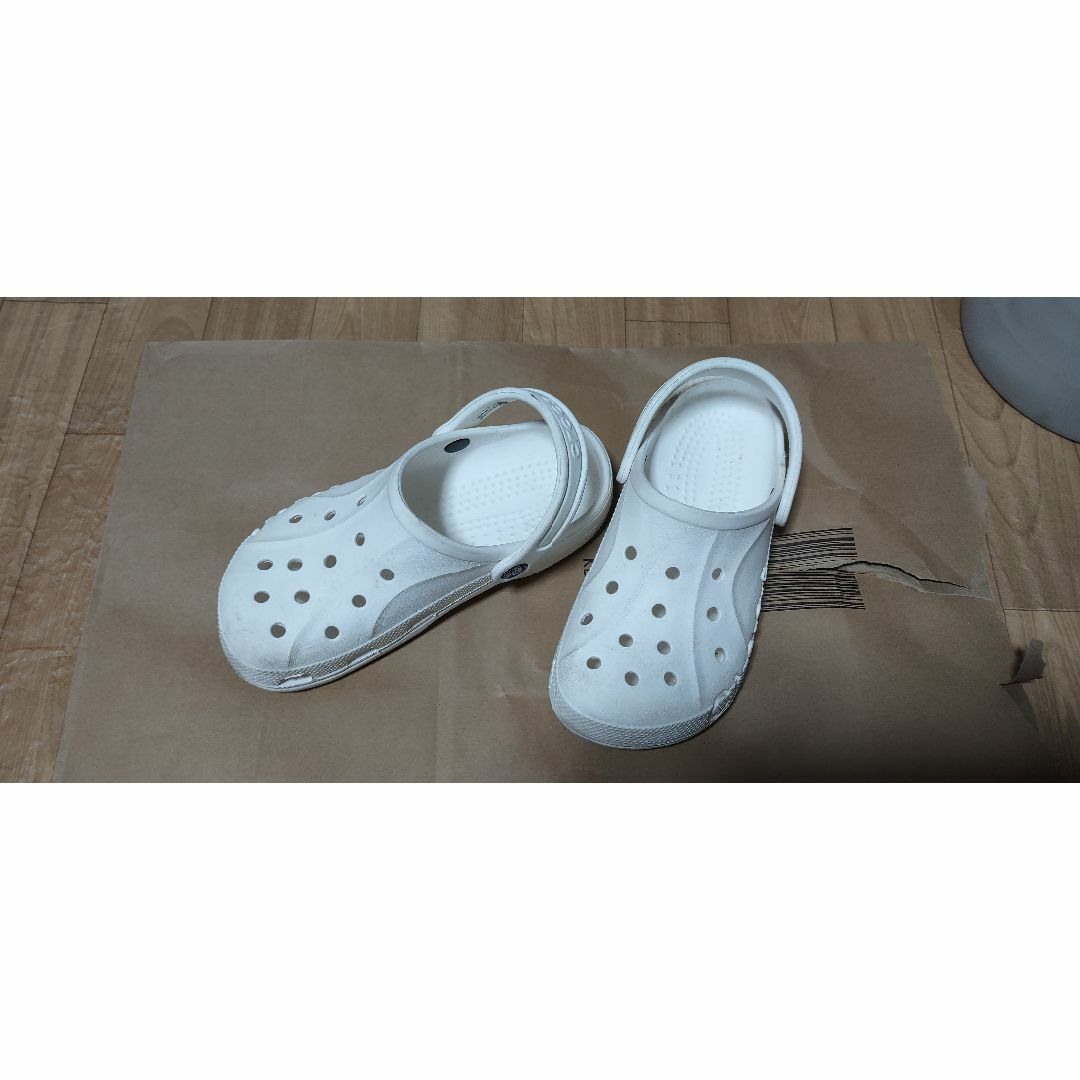 crocs(クロックス)の【クロックス　白M4・W6 22CM相当】サンダル、スリッパ、CROCS キッズ/ベビー/マタニティのキッズ靴/シューズ(15cm~)(サンダル)の商品写真