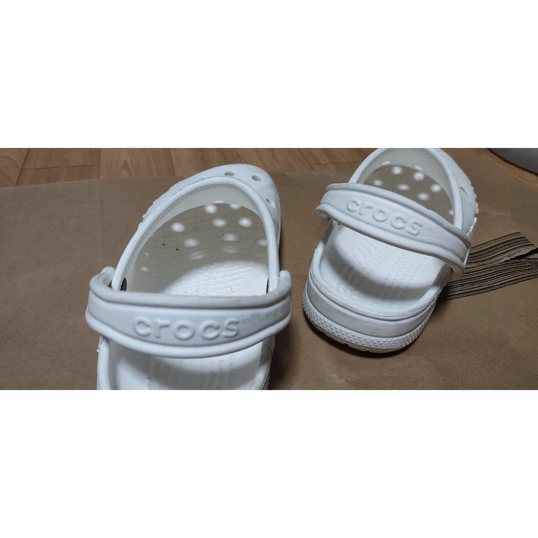 crocs(クロックス)の【クロックス　白M4・W6 22CM相当】サンダル、スリッパ、CROCS キッズ/ベビー/マタニティのキッズ靴/シューズ(15cm~)(サンダル)の商品写真