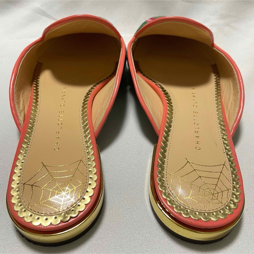 Charlotte Olympia(シャルロットオリンピア)の【美品】シャルロットオリンピア フラミンゴ刺繍 スリッパミュール レディースの靴/シューズ(ミュール)の商品写真