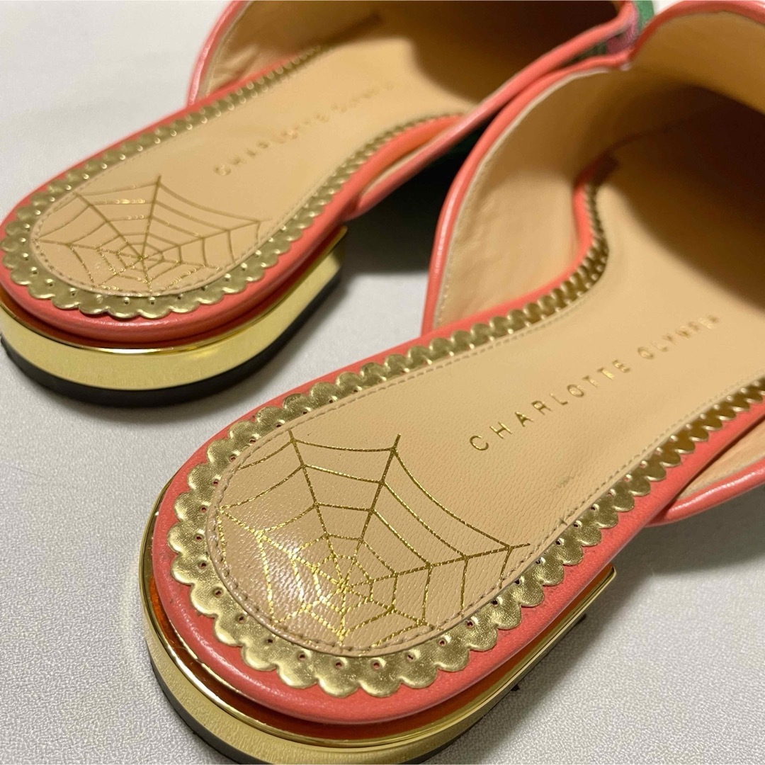 Charlotte Olympia(シャルロットオリンピア)の【美品】シャルロットオリンピア フラミンゴ刺繍 スリッパミュール レディースの靴/シューズ(ミュール)の商品写真