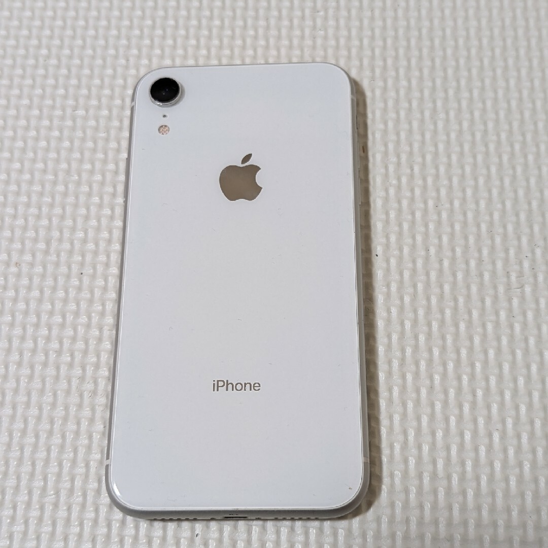 iPhone(アイフォーン)のiphoneXR　128GB　iFaceケース、充電器付き スマホ/家電/カメラのスマートフォン/携帯電話(スマートフォン本体)の商品写真