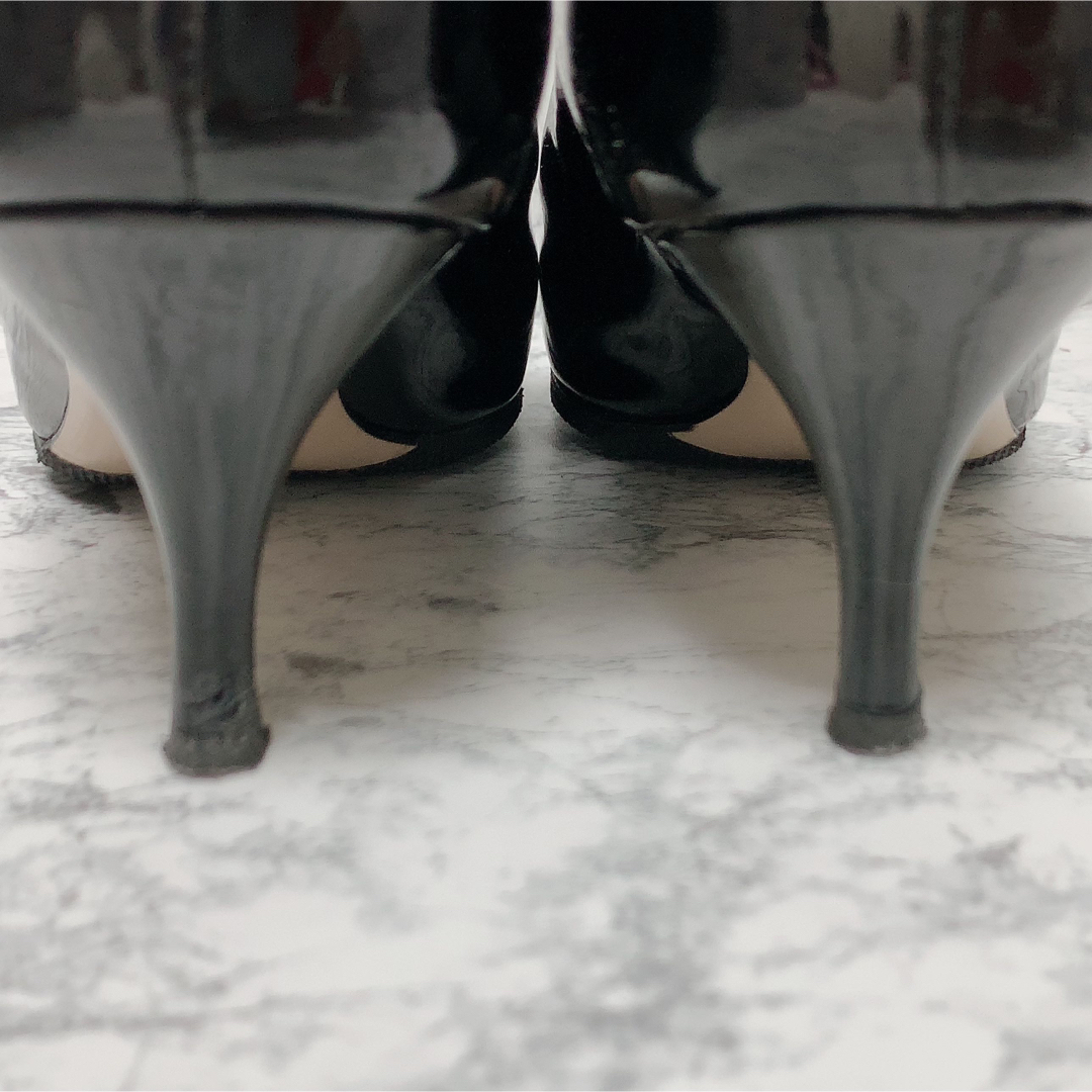 Salvatore Ferragamo(サルヴァトーレフェラガモ)の【フェラガモ】エナメルパンプス23cmブラック美品/FERRA GAMO5½ レディースの靴/シューズ(ハイヒール/パンプス)の商品写真