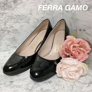 サルヴァトーレフェラガモ(Salvatore Ferragamo)の【フェラガモ】エナメルパンプス23cmブラック美品/FERRA GAMO5½(ハイヒール/パンプス)