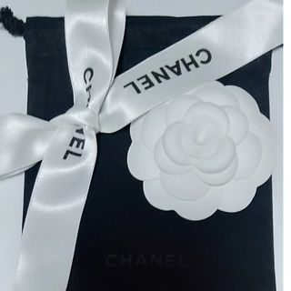 シャネル(CHANEL)の「79」シャネル巾着袋#ホワイトカメリアリボン付き(ノベルティグッズ)