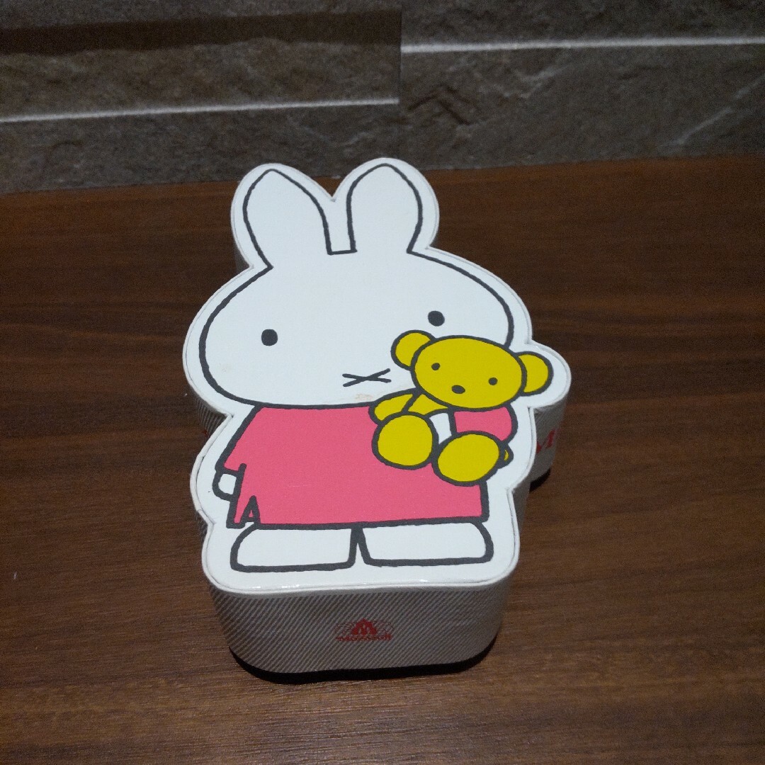 モロゾフ(モロゾフ)のMorozoff ミッフィー モロゾフ miffy 箱 空き容器 人形型 チョコ エンタメ/ホビーのおもちゃ/ぬいぐるみ(キャラクターグッズ)の商品写真