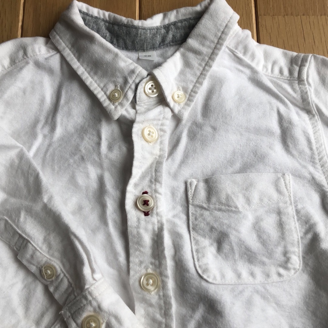 MUJI (無印良品)(ムジルシリョウヒン)の長袖シャツ　白　90 キッズ/ベビー/マタニティのキッズ服男の子用(90cm~)(Tシャツ/カットソー)の商品写真