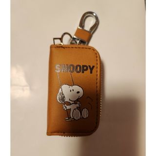 スヌーピー(SNOOPY)のスヌーピー スマートキーケース　ブラウン(キャラクターグッズ)