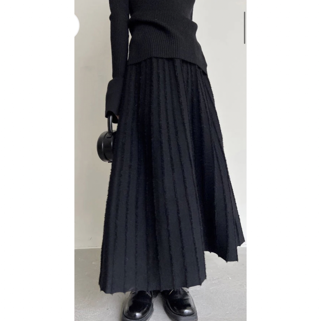 【売り切り】helrous フレアマキシスカート　ブラック レディースのスカート(ロングスカート)の商品写真
