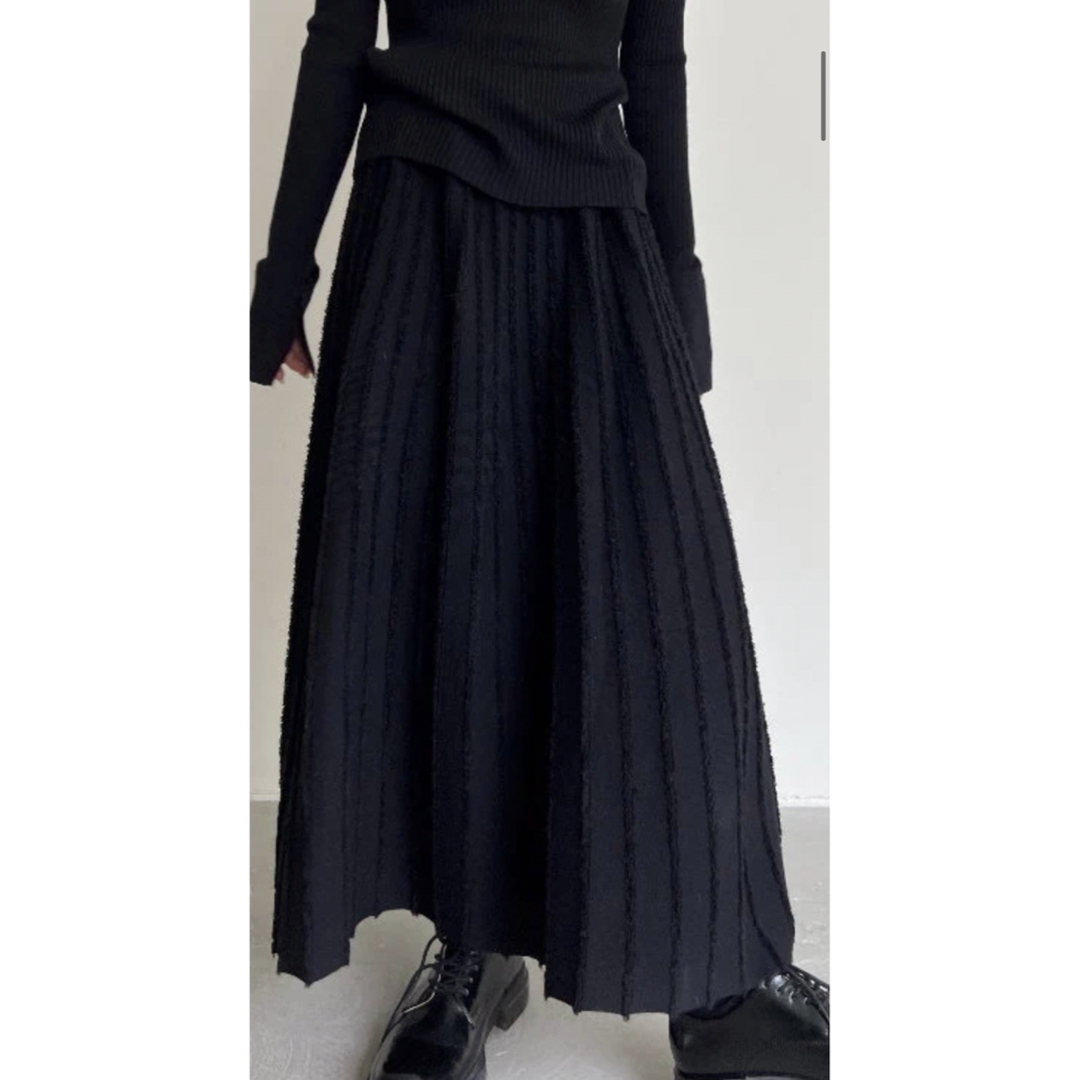 【売り切り】helrous フレアマキシスカート　ブラック レディースのスカート(ロングスカート)の商品写真