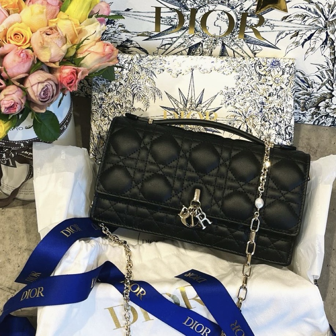 Dior(ディオール)のMISS DIOR ミニバッグ トップハンドル 黒　ほぼ新品 レディースのバッグ(ショルダーバッグ)の商品写真