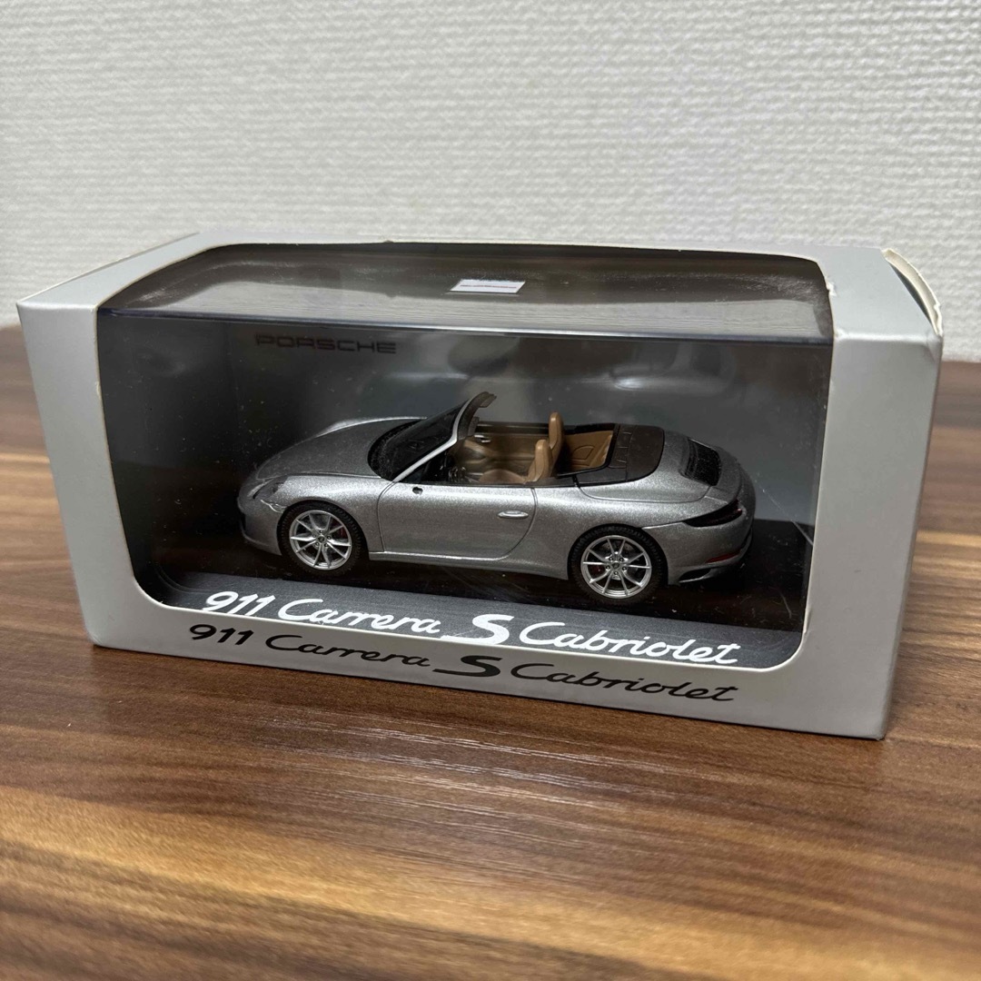 1/43 ミニカーPORSCHE 911 Carrera S Cabriolet エンタメ/ホビーのおもちゃ/ぬいぐるみ(模型/プラモデル)の商品写真