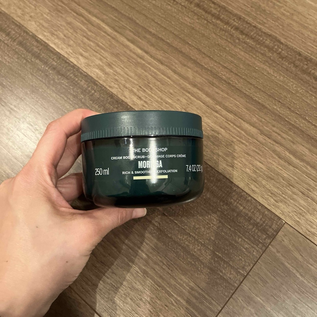 THE BODY SHOP(ザボディショップ)の新品未使用⭐︎ボディショップ　スクラブ　モリンガ コスメ/美容のボディケア(ボディスクラブ)の商品写真