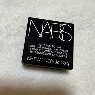 ナーズ(NARS)の非売品　NARS ライトリフレクティングセッティングパウダープレスト　1.8g(フェイスパウダー)