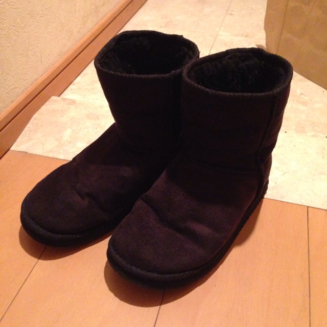 GU(ジーユー)のムートン 黒 ブラック レディースの靴/シューズ(ブーツ)の商品写真