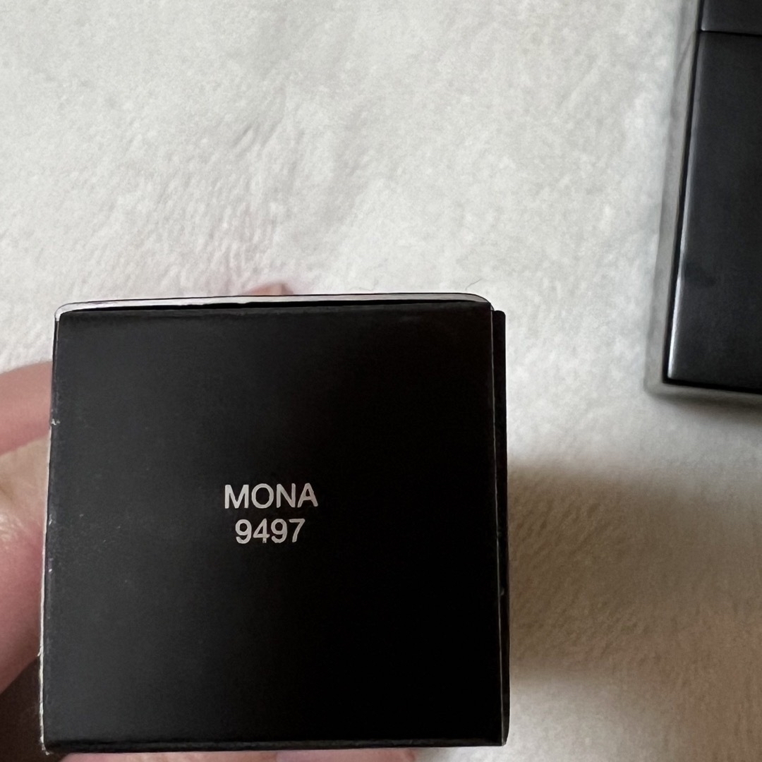 NARS(ナーズ)のNARS オーディシャスリップスティック　9497 MONA コスメ/美容のベースメイク/化粧品(口紅)の商品写真