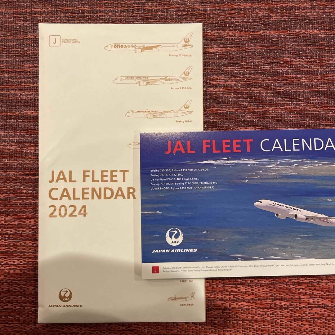 JAL(日本航空)(ジャル(ニホンコウクウ))のJAL 2024 カレンダー　卓上カレンダー インテリア/住まい/日用品の文房具(カレンダー/スケジュール)の商品写真