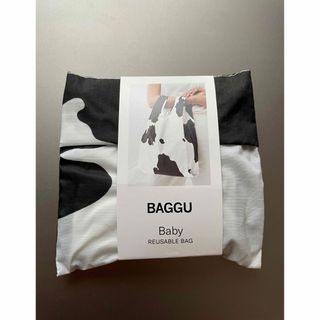 バグゥ(BAGGU)の⭐︎新品未使用⭐︎　BAGGU baby エコバッグ   COW 白　黒(エコバッグ)