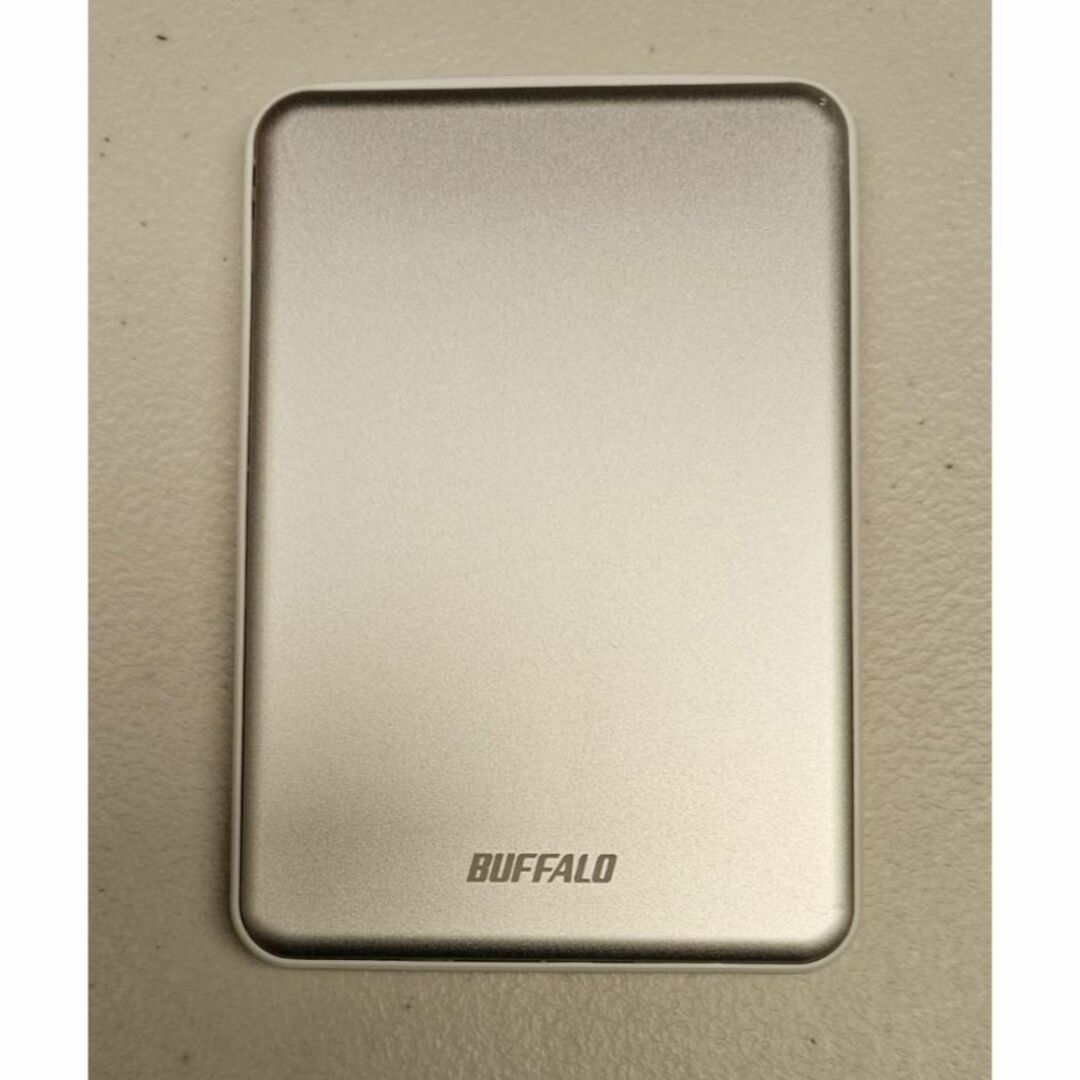 Buffalo(バッファロー)の［新品・未使用］外付けHDD シルバー 2TB /ポータブル BUFFALO スマホ/家電/カメラのPC/タブレット(PC周辺機器)の商品写真