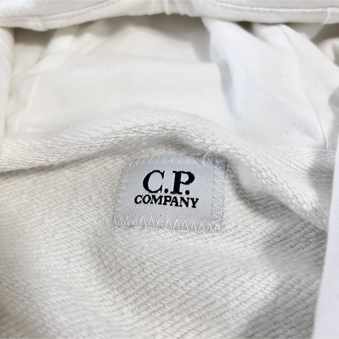 C.P. Company(シーピーカンパニー)のC.P.COMPANY ゴーグルレンズ ジップアップパーカー ジャケット L メンズのトップス(パーカー)の商品写真