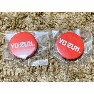 非売品 新品YO-ZURI ヨーズリ 缶バッチ 2個セット レッド 直径32mm(その他)