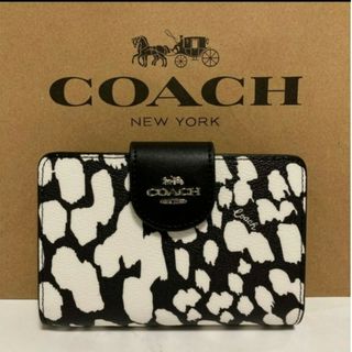 コーチ(COACH)の新品　COACH　二つ折り財布　アニマル　モノクロ　モノトーン　レザー(財布)