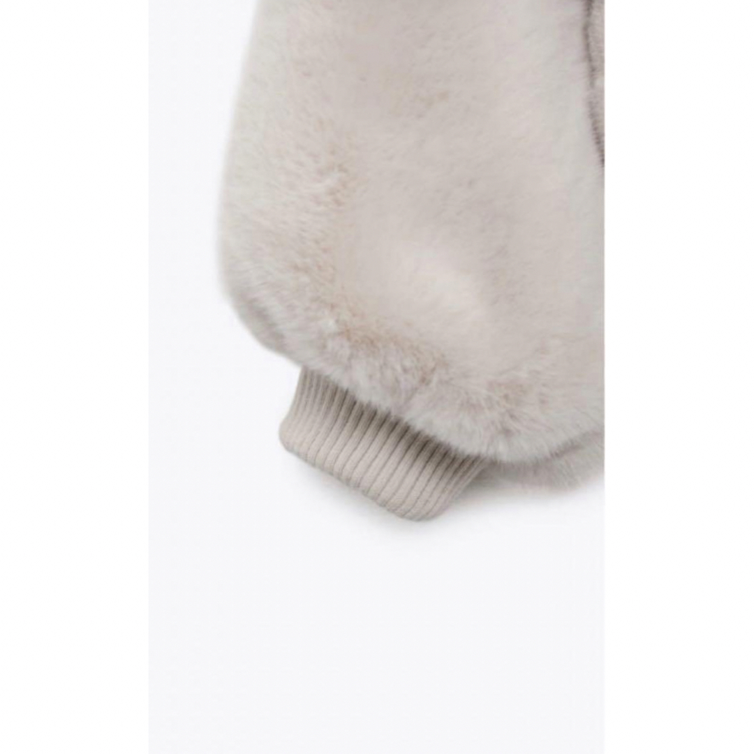 ZARA(ザラ)のフェイクファーボンバージャケット　zara レディースのジャケット/アウター(毛皮/ファーコート)の商品写真