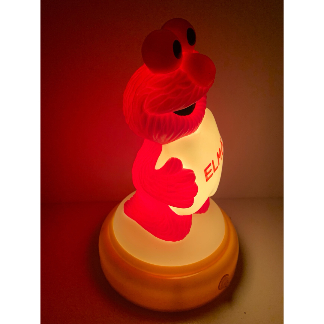 SESAME STREET(セサミストリート)のＥＬＭＯ♡  エルモちゃん　ミニライト ［プッシュ式］【中古品】  電池式 エンタメ/ホビーのおもちゃ/ぬいぐるみ(キャラクターグッズ)の商品写真