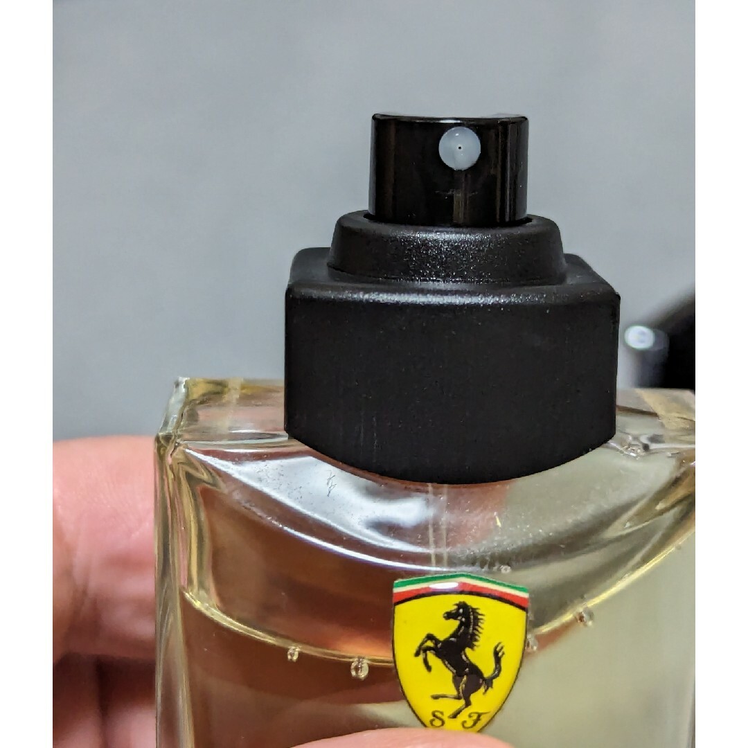 Ferrari(フェラーリ)のフェラーリレッドオードトワレ40ml コスメ/美容のコスメ/美容 その他(その他)の商品写真