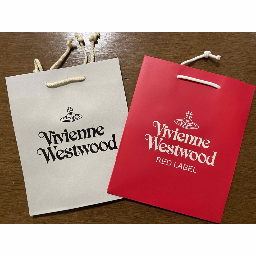 Vivienne Westwood(ヴィヴィアンウエストウッド)の【未使用品】ヴィヴィアンウエストウッド　ショッパー　紙袋　2枚セット レディースのバッグ(ショップ袋)の商品写真