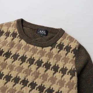 アーペーセー(A.P.C)のアーペーセー A.P.C. 千鳥柄 クルーネックニットプルオーバー S/ブラウン トップス【2400013721424】(ニット/セーター)