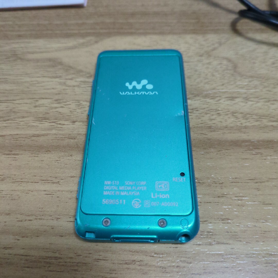 WALKMAN(ウォークマン)のSONY  ウォークマン Sシリーズ NW-S13(L)　録音用ケーブル付 スマホ/家電/カメラのオーディオ機器(ポータブルプレーヤー)の商品写真