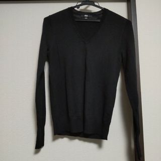 ユニクロ(UNIQLO)の新品  ユニクロ  エクストラファインメリノVネックセーター(ニット/セーター)