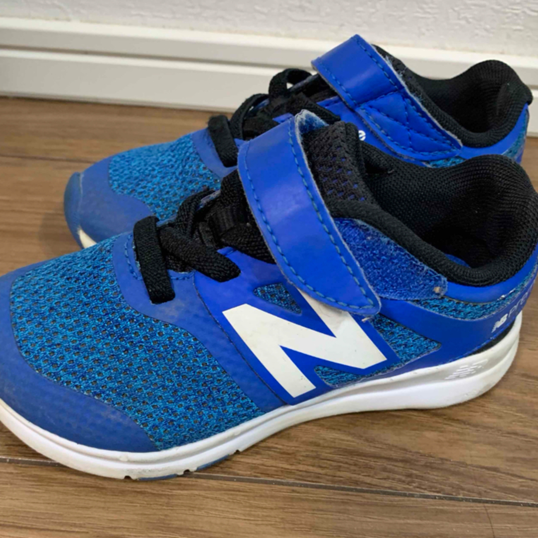 New Balance(ニューバランス)のニューバランススニーカー キッズ/ベビー/マタニティのキッズ靴/シューズ(15cm~)(スニーカー)の商品写真