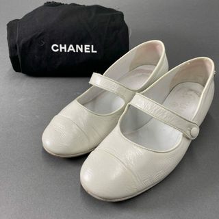 シャネル(CHANEL)の2b24 イタリア製 CHANEL シャネル ストラップパンプス G34328 37C ホワイト レザー ココマーク ローヒール レディース 女性用(ハイヒール/パンプス)