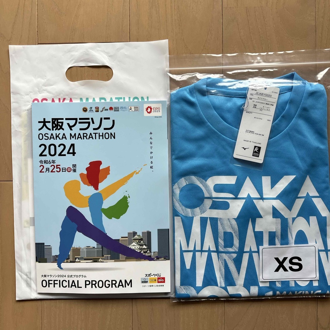 2024年(令和6年2月25日(日)開催)大阪マラソンTシャツXS/パンフレット レディースのトップス(Tシャツ(半袖/袖なし))の商品写真