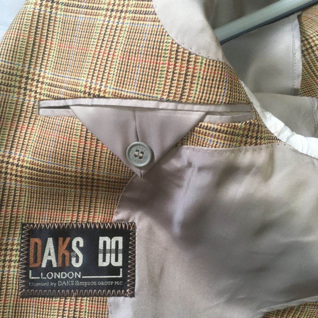 DAKS(ダックス)の【DAKS】チェック柄キャメル色 サイドベント2Bジャケット M・AB体 日本製 メンズのジャケット/アウター(テーラードジャケット)の商品写真