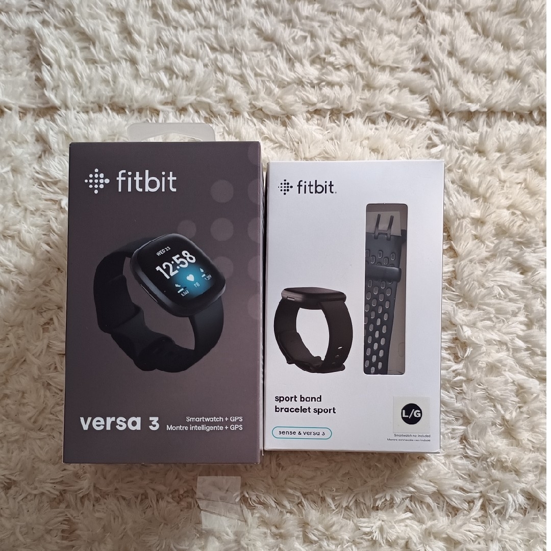 Google(グーグル)のfitbit VERSA 3 BLACK　純正スポーツバンド付き スマホ/家電/カメラのスマートフォン/携帯電話(その他)の商品写真