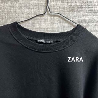 ザラ(ZARA)のZARA ショート丈 スウェット ブラック 裏起毛(トレーナー/スウェット)