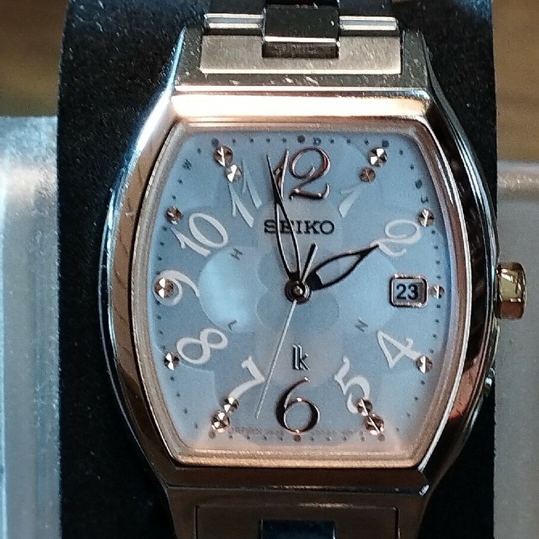SEIKO(セイコー)のAD34　セイコー・ルキア　チタン・電波・ソーラー時計　日付・耐磁 レディースのファッション小物(腕時計)の商品写真