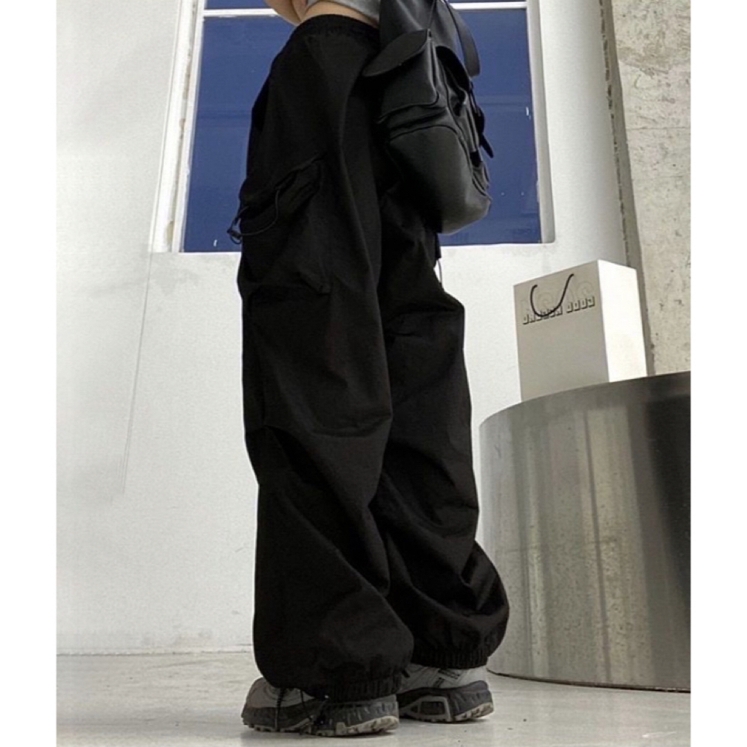 カーゴパンツ　ワイドパンツ　カジュアル　ストリート　レディース　韓国　ブラック　 メンズのパンツ(ワークパンツ/カーゴパンツ)の商品写真