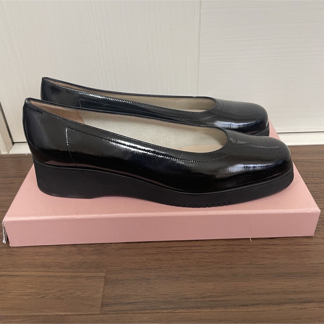 Salvatore Ferragamo(サルヴァトーレフェラガモ)の美品 Ferragamo フェラガモ パンプス 7 レディースの靴/シューズ(ハイヒール/パンプス)の商品写真