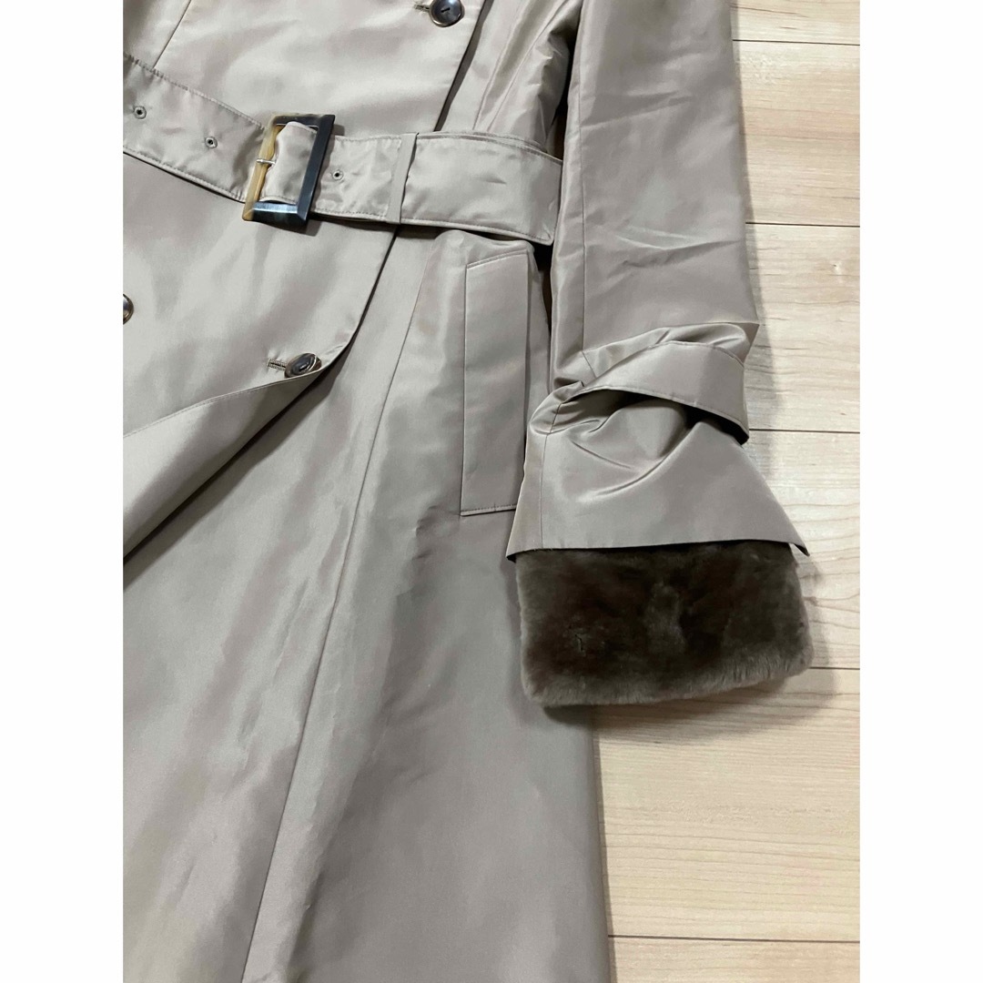 FOXEY(フォクシー)の美品 foxey シルク　コート　ファー　フォクシー レディースのジャケット/アウター(ロングコート)の商品写真