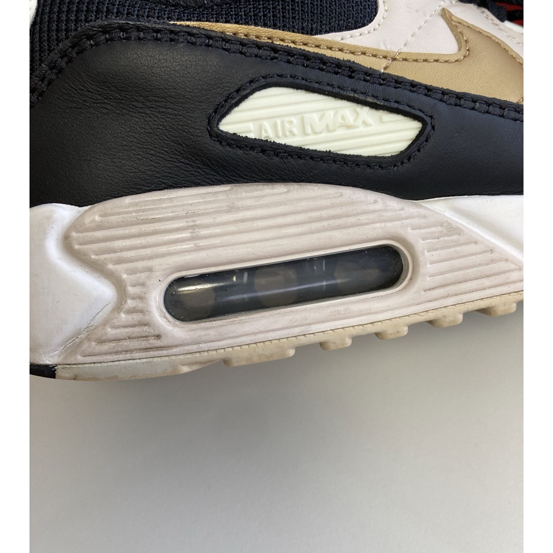 NIKE(ナイキ)のナイキ　エアマックス90 ブラック／メタリックゴールド レディースの靴/シューズ(スニーカー)の商品写真