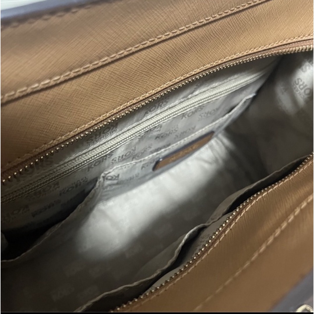Michael Kors(マイケルコース)のマイケルコース A4バッグ レディースのバッグ(ハンドバッグ)の商品写真