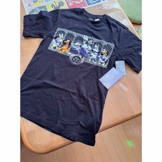 ディズニー(Disney)のディズニー　100周年　Tシャツ　黒　Mサイズ　新品(Tシャツ(半袖/袖なし))