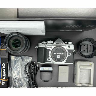 オリンパス(OLYMPUS)の〈中古超美品〉オリンパスOM-D E-M5Ⅲの14-150mmズームレンズキット(ミラーレス一眼)