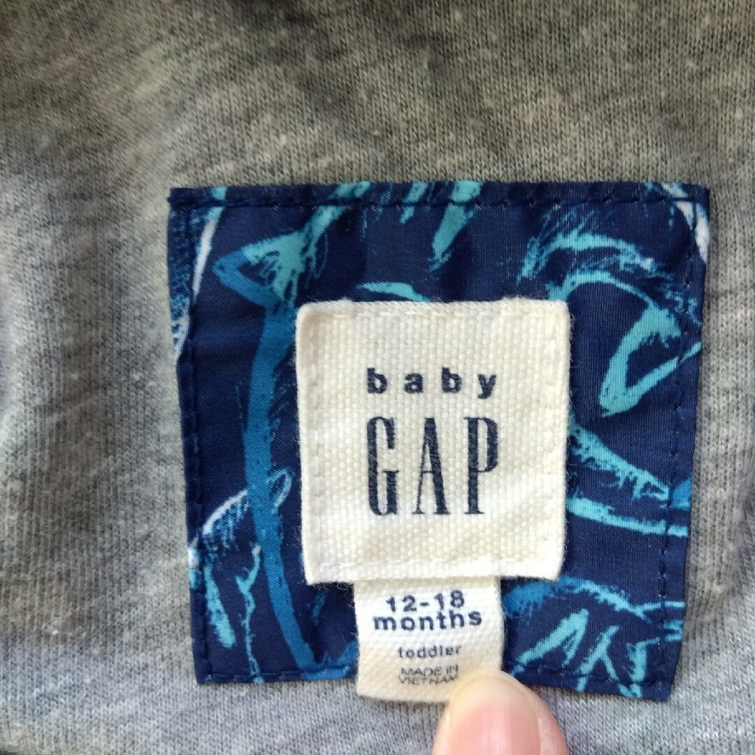 babyGAP(ベビーギャップ)の（値下げ）ウインドブレーカー キッズ/ベビー/マタニティのベビー服(~85cm)(ジャケット/コート)の商品写真